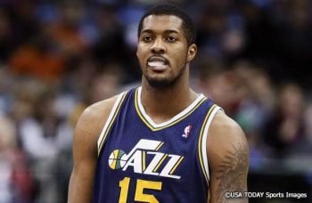 Derrick_Favors_Jazz_2014_USAT2