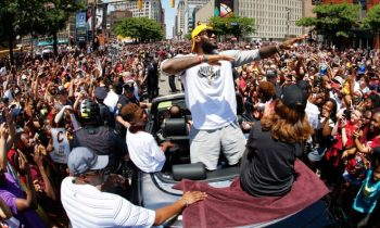 lebronjames_cavaliersparade_1