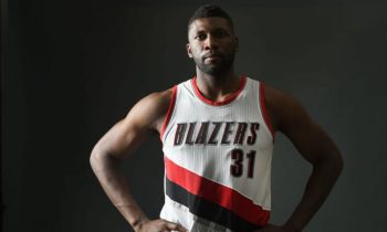 Festus_Ezeli_Blazers_2016_AP_1