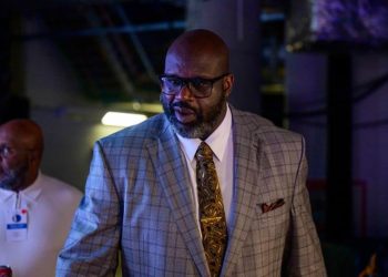 Shaquille O'Neal interested in joining Jeff Bezos in bid to buy Suns
