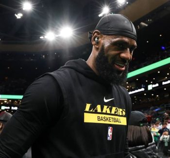 Lakers superstar LeBron James (left ankle) available vs Knicks