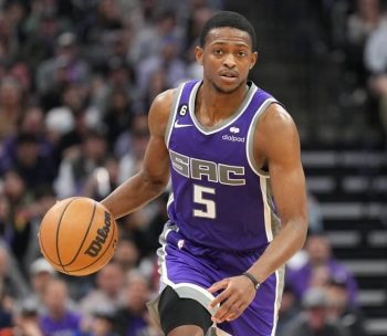 DeAaron Fox becomes third Sacramento Kings player with eight straight 30-point games