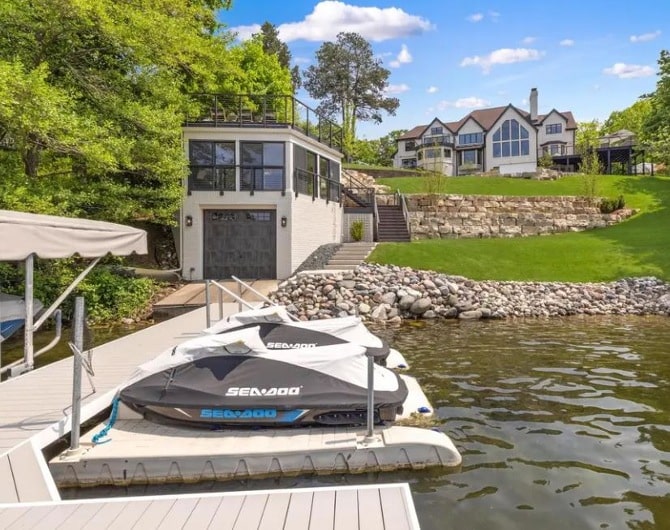 Former Bucks coach Mike Budenholzer sells Okauchee Lake home for $7 million