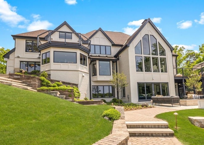 Former Milwaukee Bucks coach Mike Budenholzer sells Okauchee Lake home for $7 million