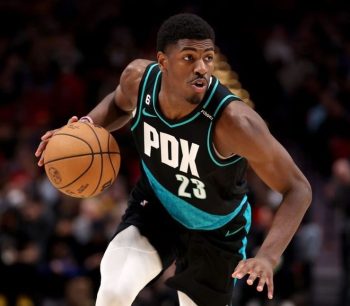 Houston Rockets sign guard Jeenathan Williams to a one-year contract