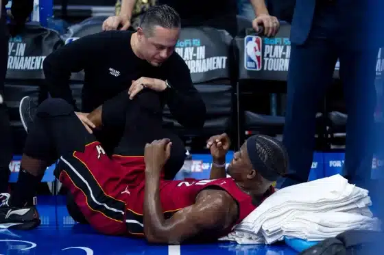 miami-heats-jimmy-butler-right-80270331.jpg