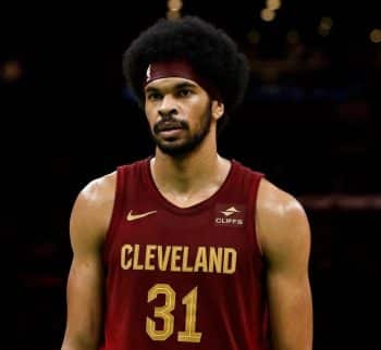 Cleveland Cavaliers Jarrett Allen To Undergo MRI On Hand After Blowout Win Over Knicks