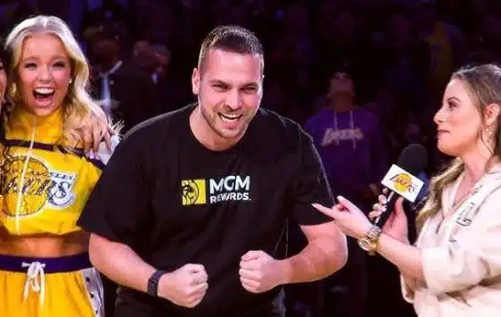 Lakers Fan To Pay Off Wedding After Winning $100K On Half-Court Shot