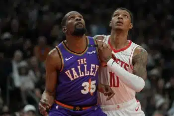 Kevin Durant sprains ankle