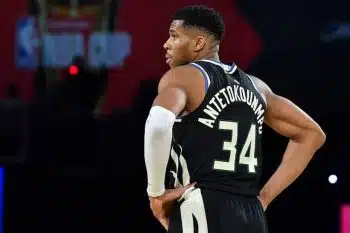 Giannis Antetokounmpo Bucks pic