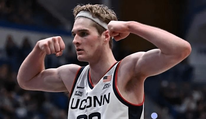 UConn Liam McNeeley Declares For 2025 NBA Draft