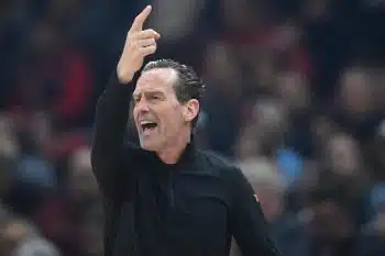 Kenny Atkinson ejected Pacers