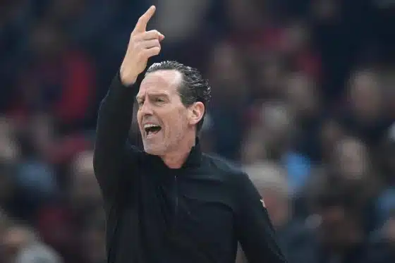 Kenny Atkinson ejected Pacers