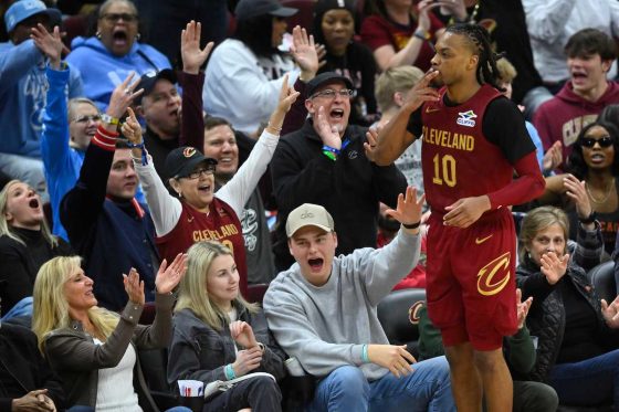 Cavaliers clinch top seed
