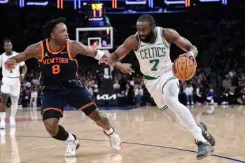 Jaylen Brown quiet about knee