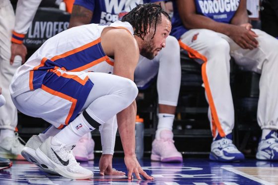 Knicks have lost five straight home series clinchers