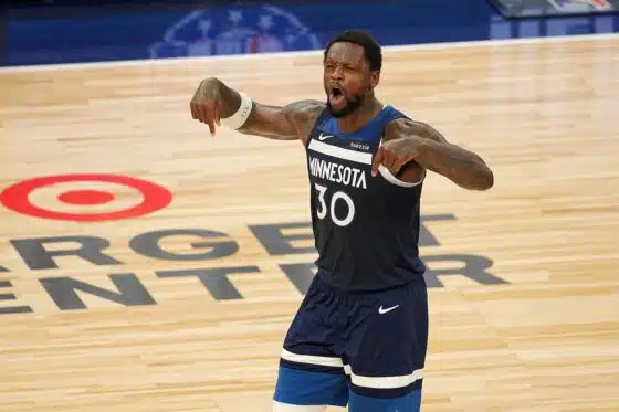 Wolves beat Thunder Game 3