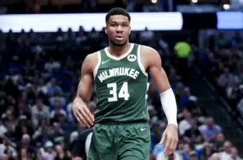 Giannis Antetokounmpo Bucks pic