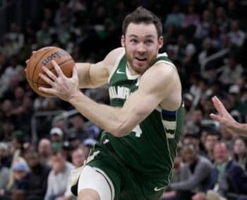 Milwaukee Bucks Free Agency Rumors Pat Connaughton Expected To Exercise $9.4M Option