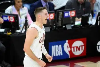 Sam Merrill re-signs Cavaliers