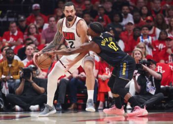 Steven Adams re-signs with Rockets