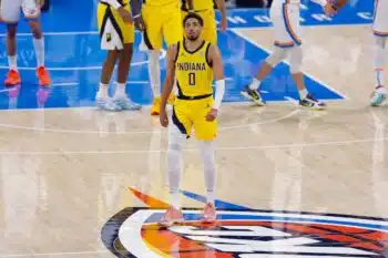 Tyrese Haliburton strained right calf