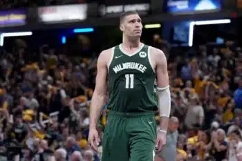 Brook Lopez Bucks pic