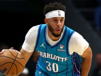 Seth Curry Hornets pic