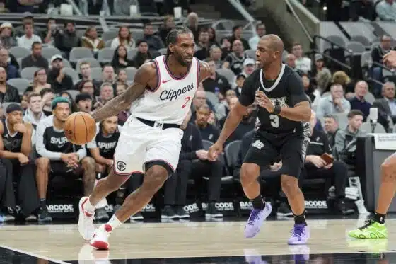 Chris Paul defends Kawhi Leonard