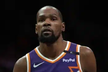 Kevin Durant needs to shoot more threes