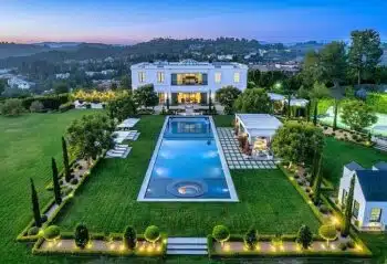 Anthony Davis Lists Los Angeles Mansion For $39.9M After Lakers Trade