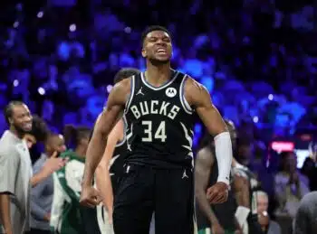 Giannis Antetokounmpo Bucks pic