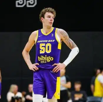 Los Angeles Lakers Sign Center Kylor Kelley To Training Camp Deal
