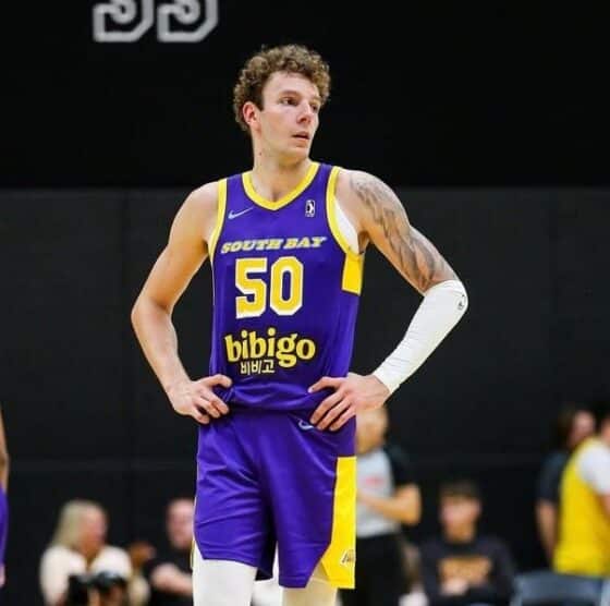 Los Angeles Lakers Sign Center Kylor Kelley To Training Camp Deal
