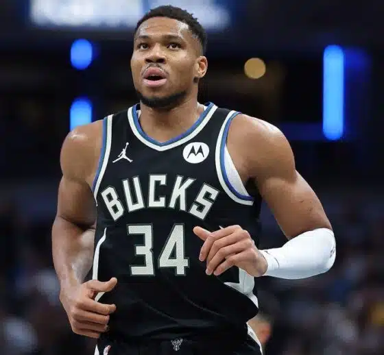 NBA Insiders 'Fairly Confident' Giannis Antetokounmpo Opens 2025-26 Season With Milwaukee Bucks