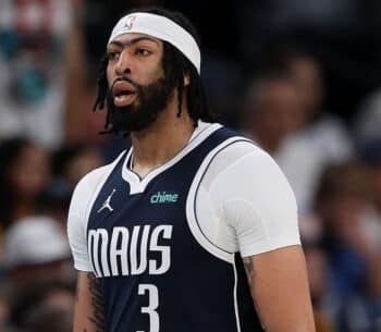 Mavericks Anthony Davis Returned to 5-on-5 Practice After Eye Surgery