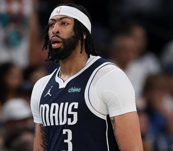 Mavericks Anthony Davis Returned to 5-on-5 Practice After Eye Surgery