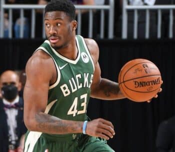 Milwaukee Bucks Re-Sign Thanasis Antetokounmpo To 1-Year Deal