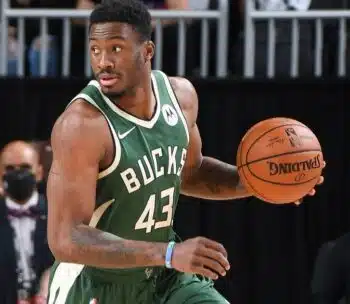 Milwaukee Bucks Re-Sign Thanasis Antetokounmpo To 1-Year Deal