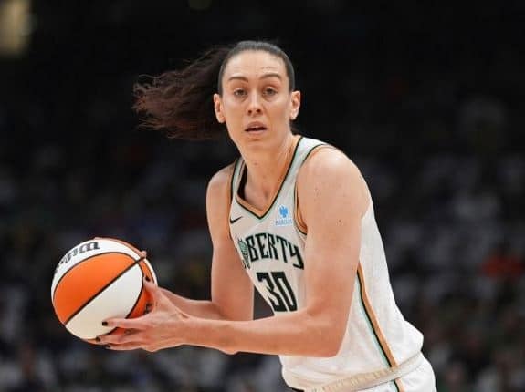 New York Liberty Breanna Stewart Undergoes MRI on Knee Injury