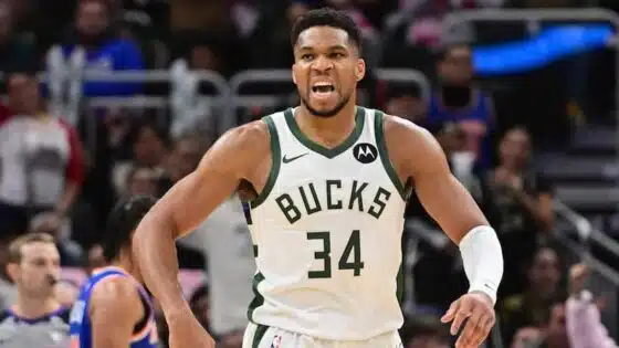 Giannis Antetokounmpo Bucks pic