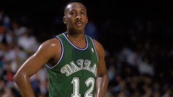 Mavericks throwback unis pic