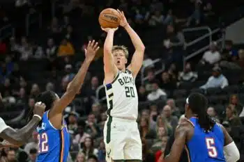 AJ Green shoots a three