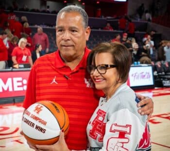 Houston Basketball Coach Kelvin Sampson Wins 800th Game With Rout of Lehigh